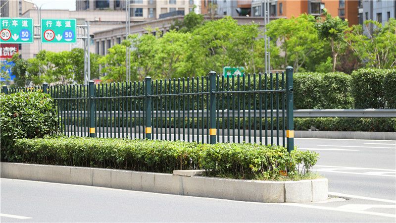 圍牆護欄（lán）